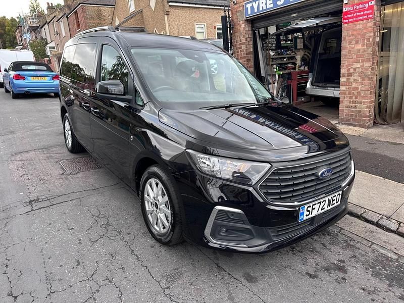 Black Used 2022 Ford Tourneo Connect Titanium MPV | £22,995 (Fair price) - Image 1/4