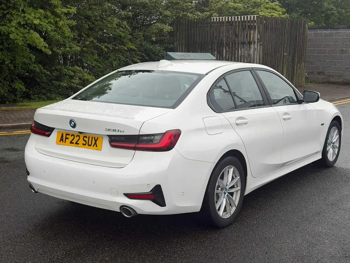 Used BMW 330 Sport Line 288 HP (211 kW) 2022 White