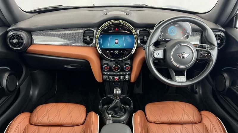 Used Mini Cooper Exclusive 134 HP (98 kW) 2021 Blue Hatchback