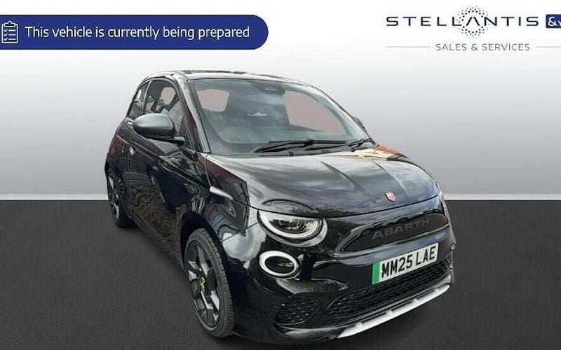Used 2023 Abarth 500e Hatchback | £24,525 (Good price) - Image 1/1