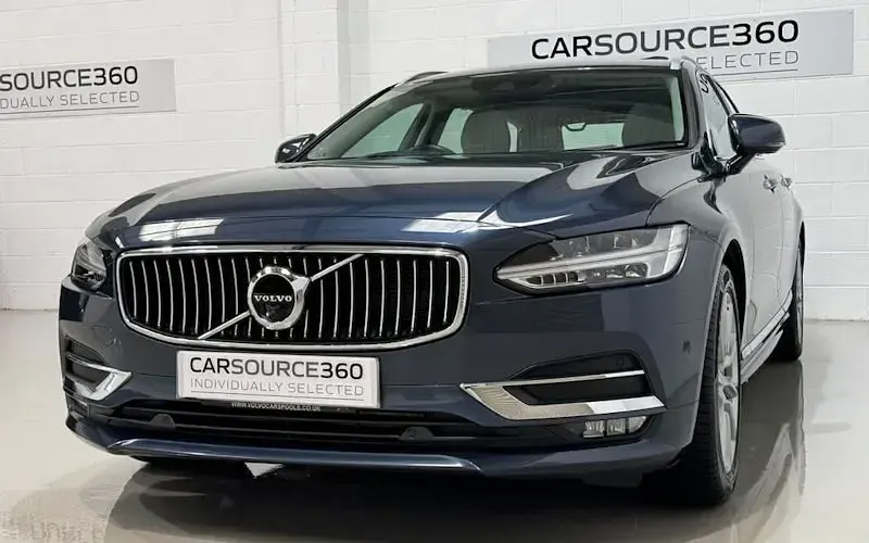 Used Volvo V90 Inscription 190 HP (139 kW) 2018 Blue Estate
