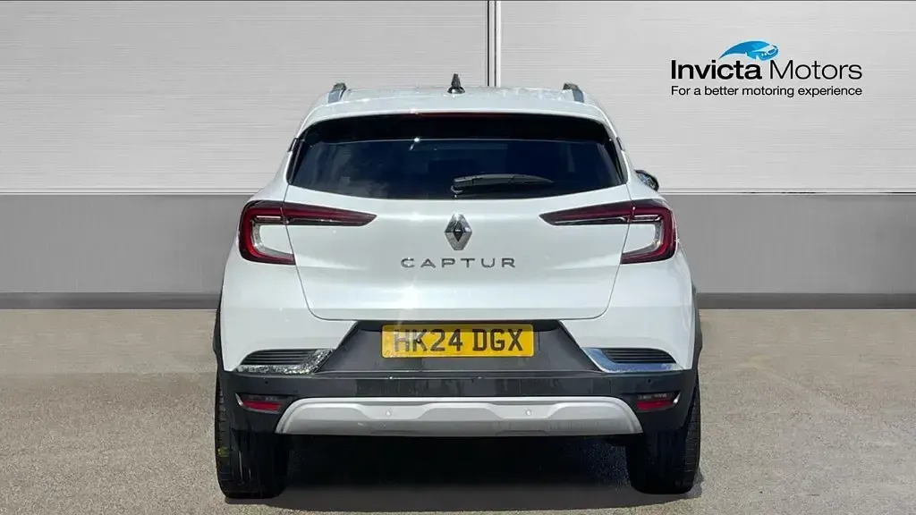 Used Renault Captur Techno 91 HP (66 kW) 2024 White SUV