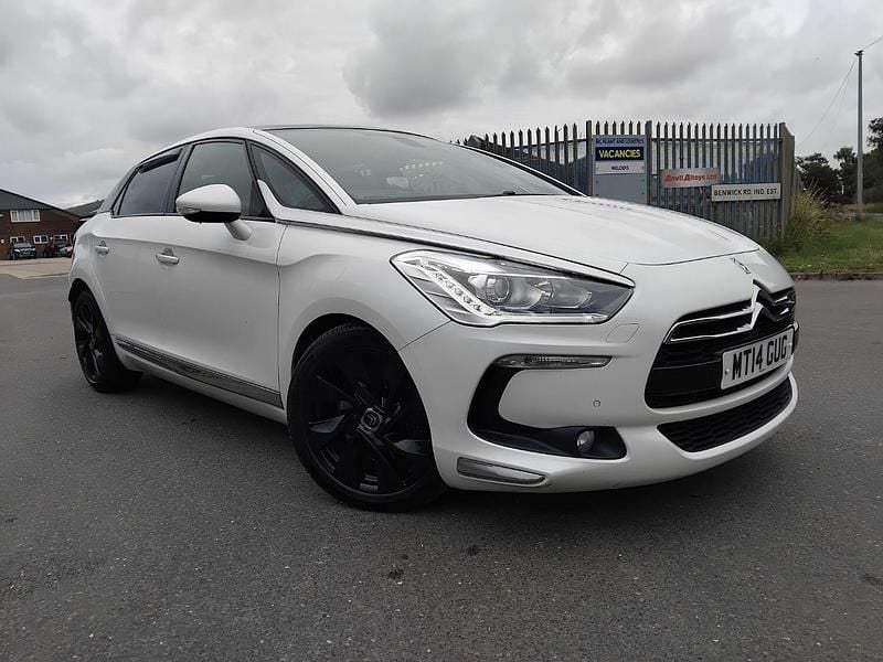 White Used 2014 Citroën DS5 Hatchback | £4,695 (Fair price) - Image 1/4