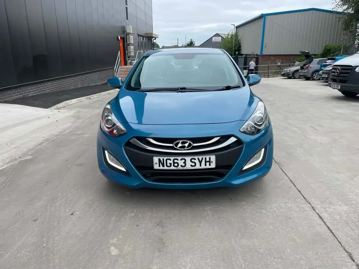 Used Hyundai i30 Active 108 HP (79 kW) 2014 Blue Hatchback