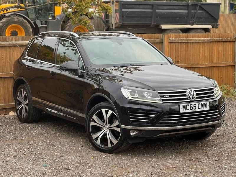 Black Used 2015 VW Touareg R-line SUV | £12,399 (Fair price) - Image 1/4