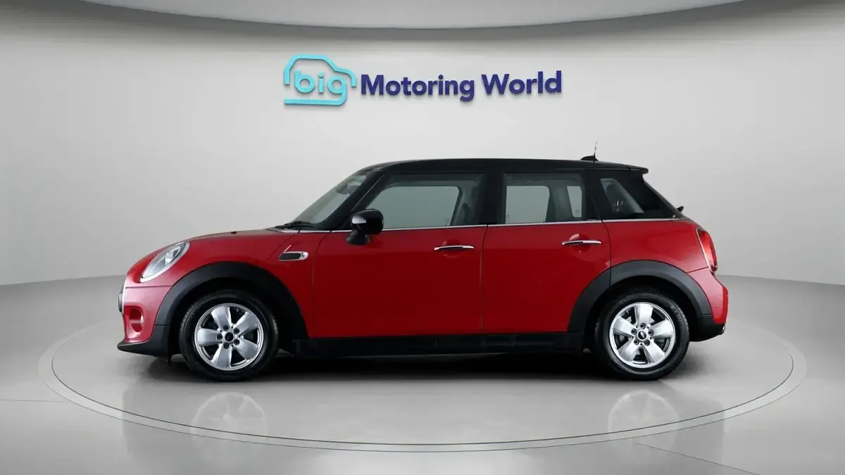 Used Mini Cooper Classic 136 HP (100 kW) 2019 Red Hatchback