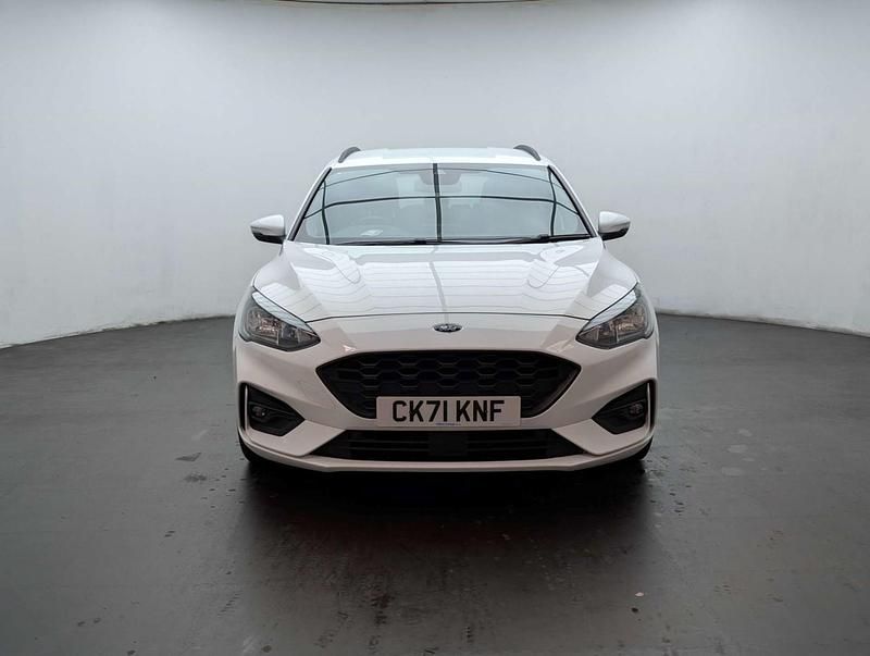 Used Ford Focus ST-Line 120 HP (88 kW) 2021 White Estate