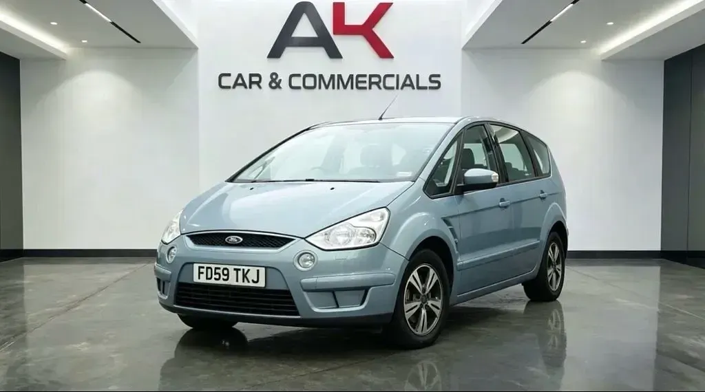 Used Ford S-MAX Zetec 138 HP (101 kW) 2010 Blue MPV