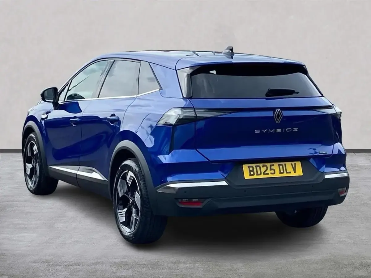 Begagnad Renault Symbioz Techno 145 HK (106 kW) 2025 Blå SUV