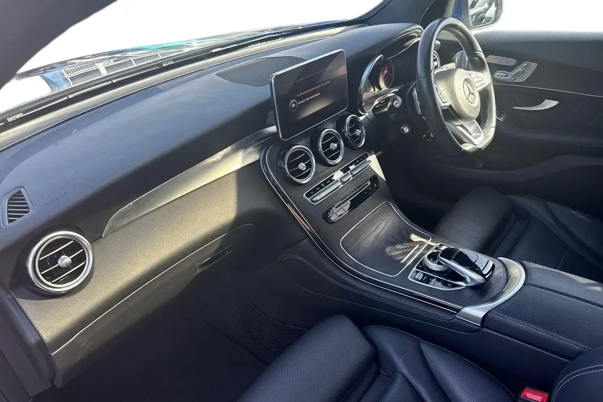Used Mercedes GLC250 AMG line 204 HP (150 kW) 2018 Blue SUV