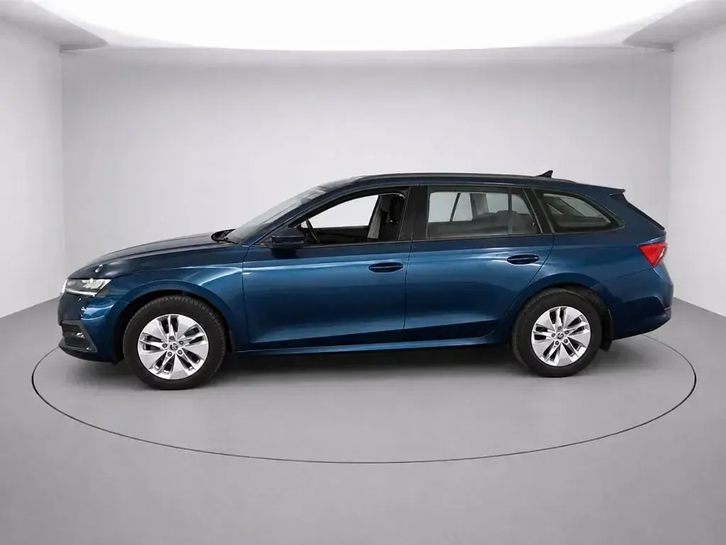 Used Skoda Octavia SE Technology 116 HP (85 kW) 2022 Blue Estate