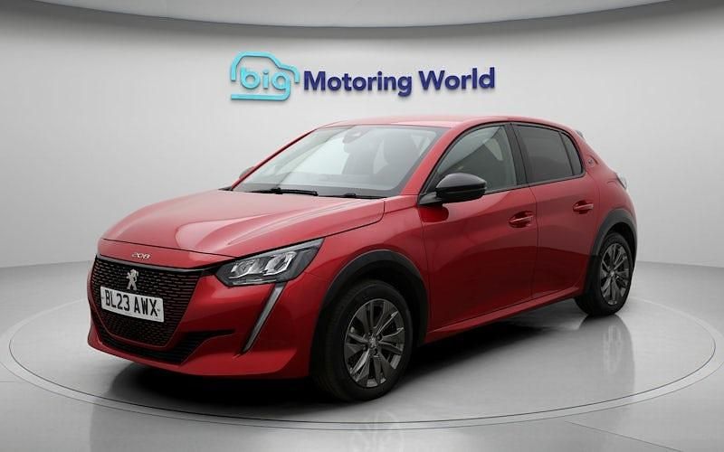 Used Peugeot e-208 Allure+ 100 kW (136 HP) 2023 Hatchback
