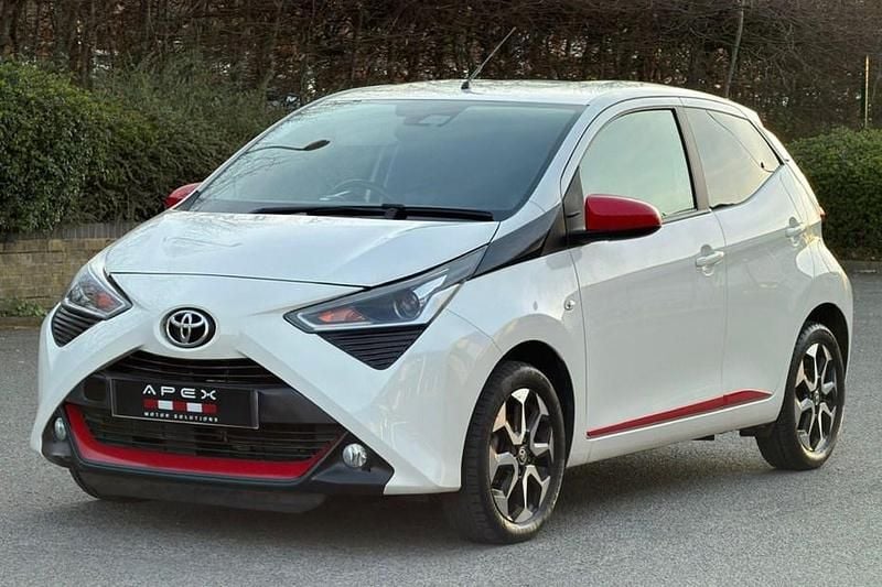 Used Toyota Aygo Trend 72 HP (52 kW) 2021 White Hatchback