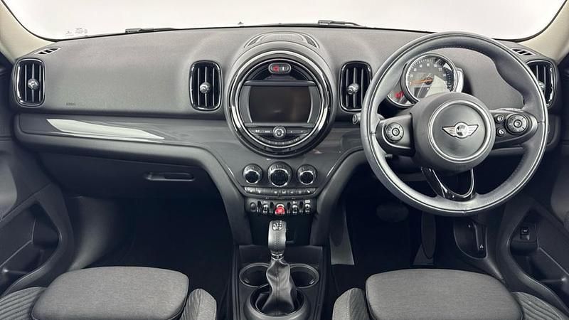 Used Mini Cooper Countryman 134 HP (98 kW) 2017 White SUV