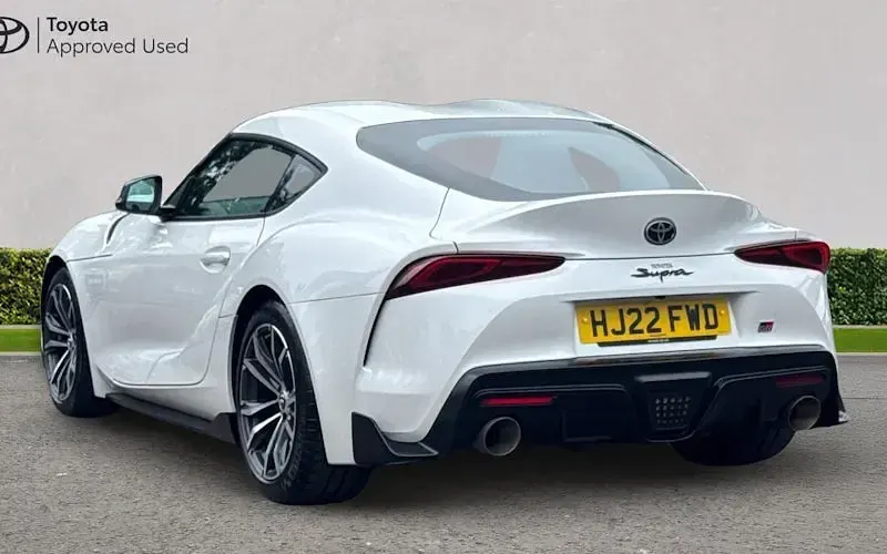 Used Toyota Supra 257 HP (189 kW) 2022 White metallic Coupe