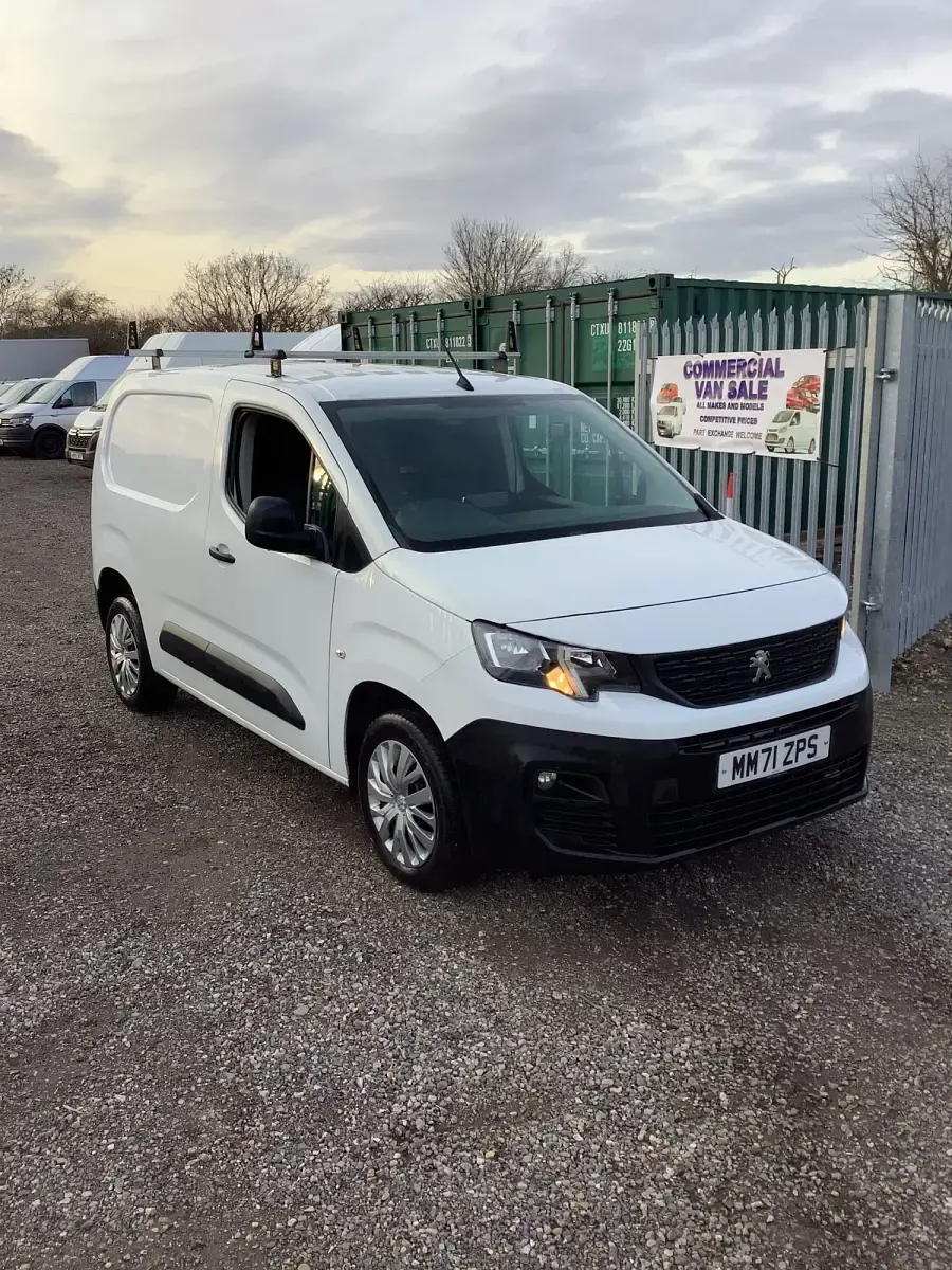 Second-hand Peugeot Partner 131 CP (96 kW) 2022 Alb Monovolum
