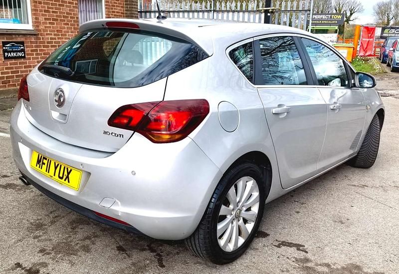 Used Vauxhall Astra drive 165 HP (121 kW) 2011 Silver Hatchback