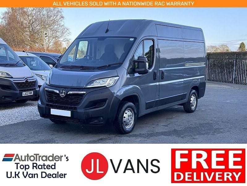 Used Vauxhall Movano 140 HP (102 kW) 2022 Grey MPV