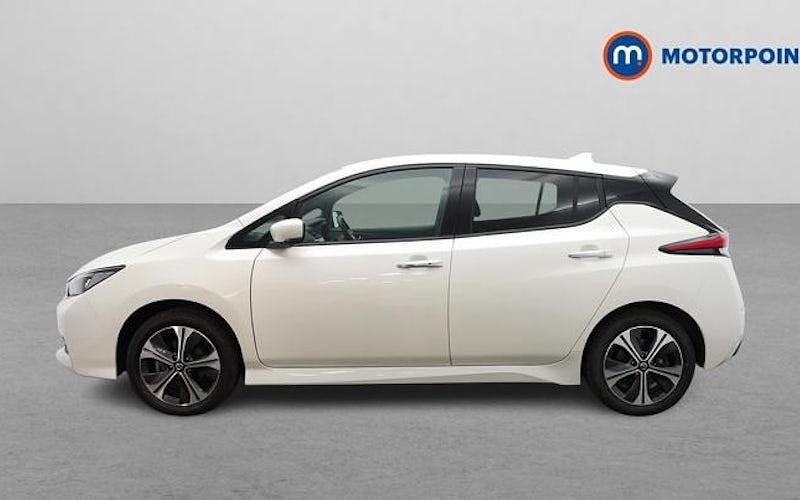 Used Nissan Leaf Tekna 160 kW (218 HP) 2021 White Hatchback