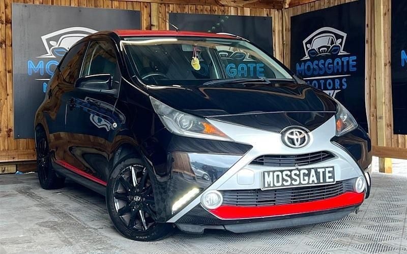 Black Used 2017 Toyota Aygo x-press Hatchback | £6,495 (Good price) - Image 1/4