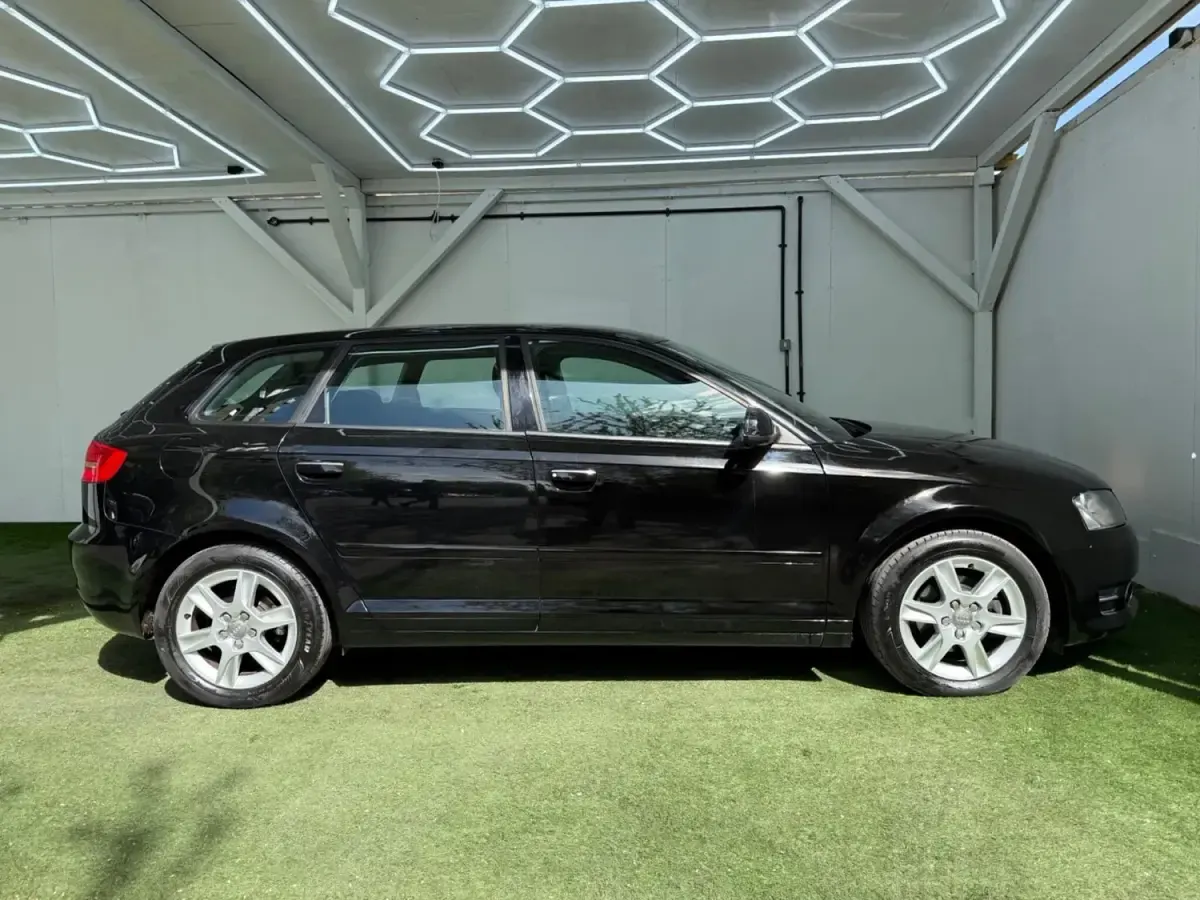 Second-hand Audi A3 Sportback Basis 2011 Negru Hatchback