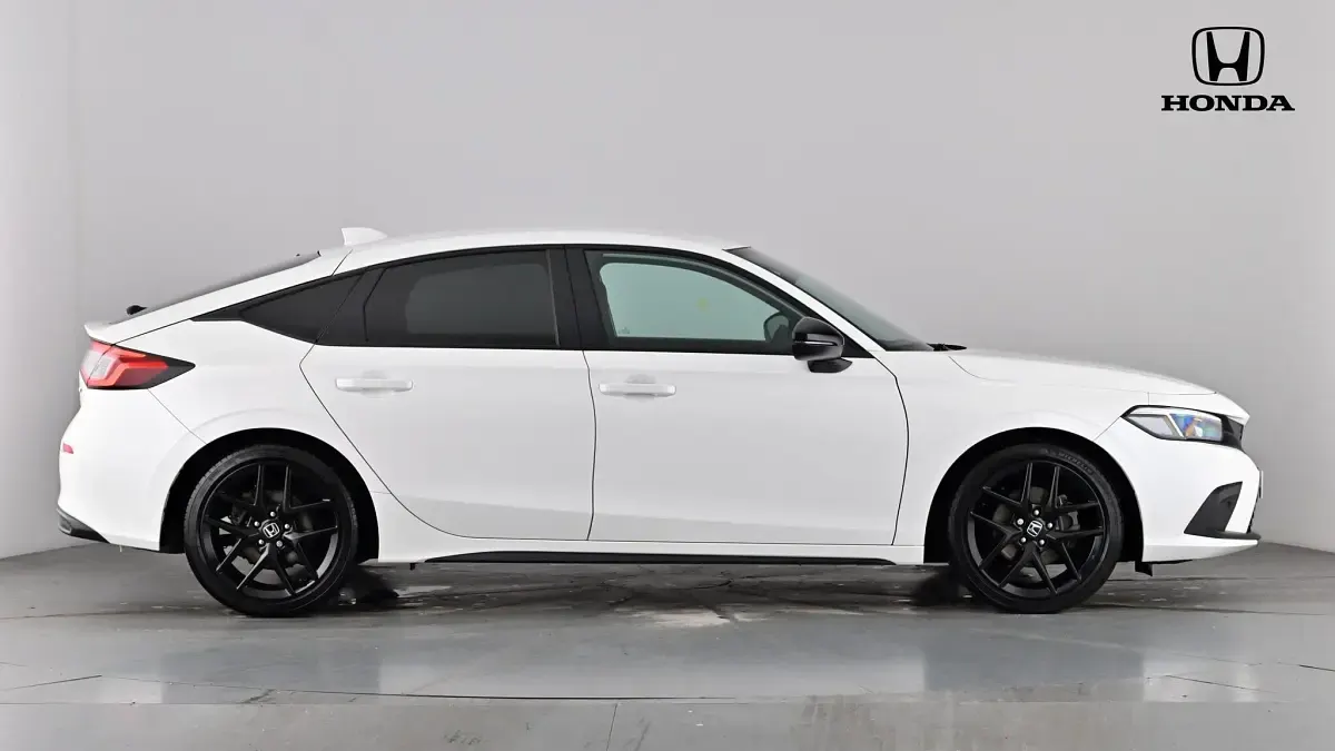 Used Honda Civic Hybrid 184 HP (135 kW) 2025 White Hatchback