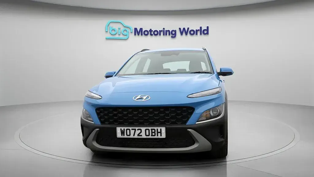 Używany Hyundai Kona SE 120 KM (88 kW) 2023 Niebieski SUV