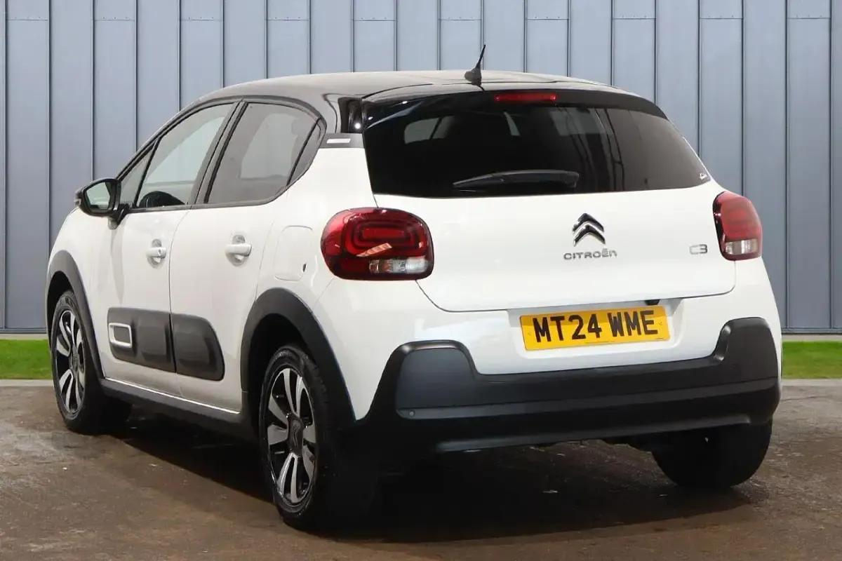Used Citroën C3 PureTech 82 HP (60 kW) 2024 White Hatchback