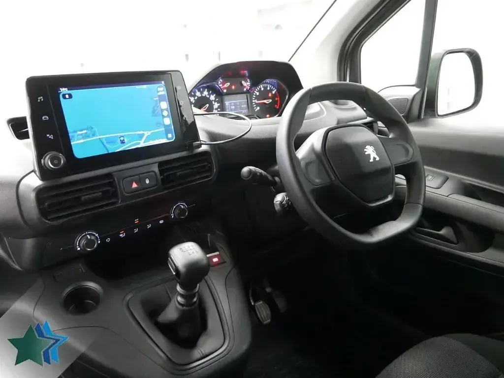 Used Peugeot Partner Premium 100 HP (73 kW) 2023 Grey MPV