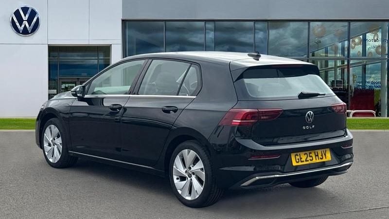 Used VW Golf VIII Style 150 HP (110 kW) 2025 Grenadilla black