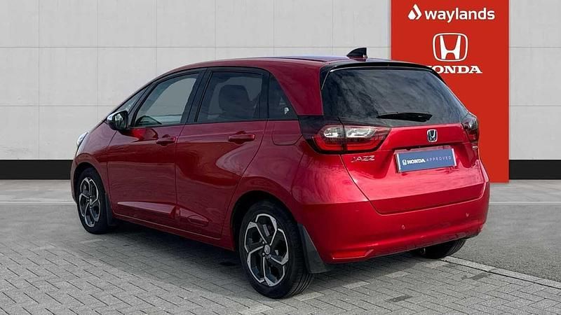 Used Honda Jazz Hybrid 109 HP (80 kW) 2021 Red Hatchback
