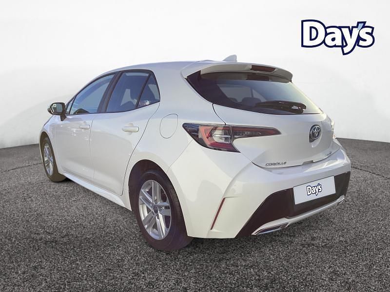 Used Toyota Corolla 184 HP (135 kW) 2022 White Hatchback