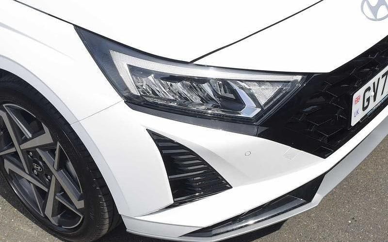 Used Hyundai i20 Ultimate 101 HP (74 kW) 2025 White Hatchback