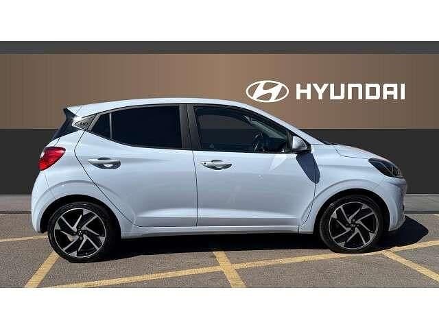 Usado Hyundai i10 Premium 84 HP (61 kW) 2020 Cinzento Citadino
