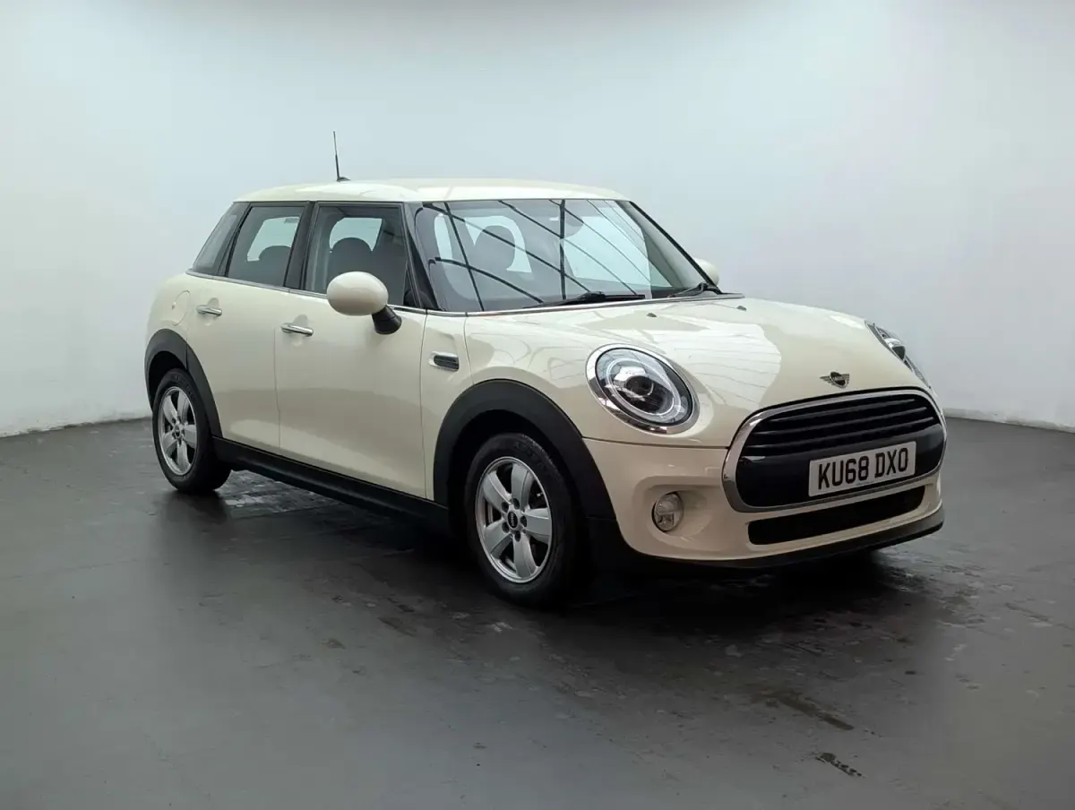 Usado Mini Cooper Hatch 2018 Branco Citadino