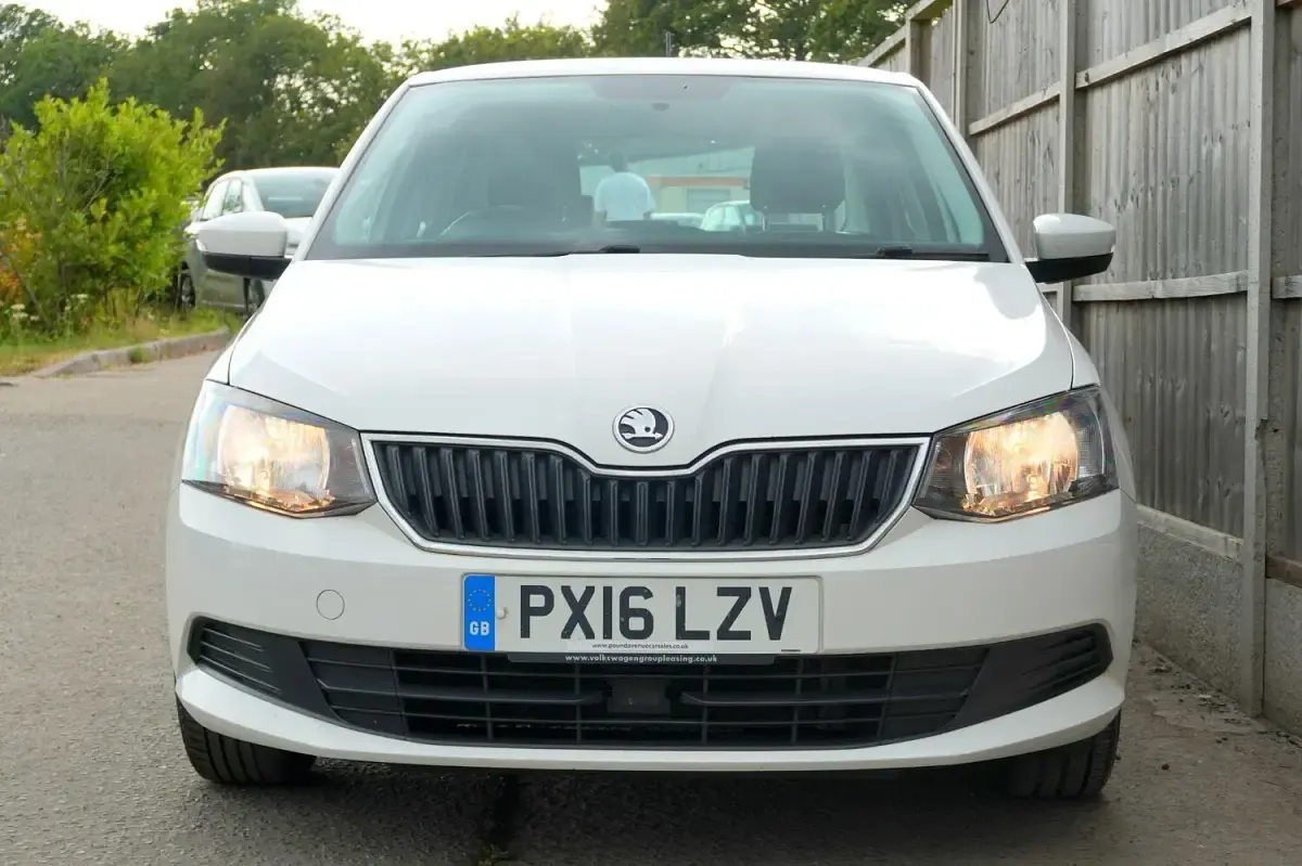 Used Skoda Fabia SE 2016 White Hatchback