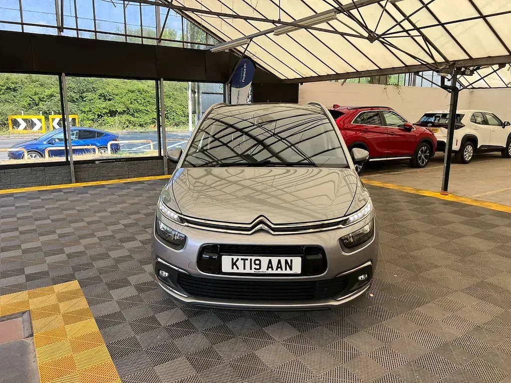 Used Citroën Spacetourer Flair 120 HP (88 kW) 2019 Grey MPV