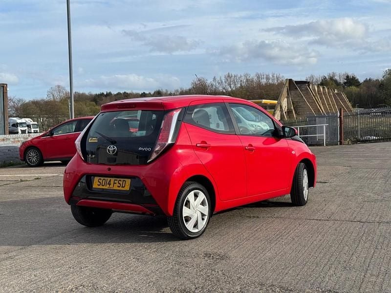Usado Toyota Aygo X-play 2014 Vermelho Citadino