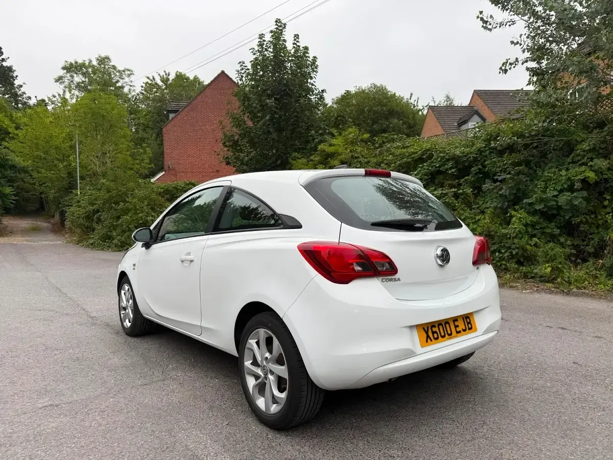 Used Vauxhall Corsa 2016 White Hatchback