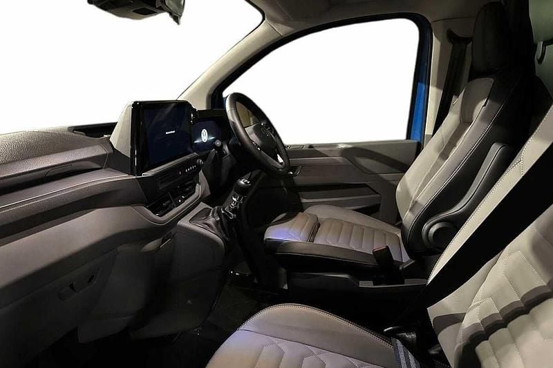 New VW Transporter Pro 2025 Mid blue metallic Van