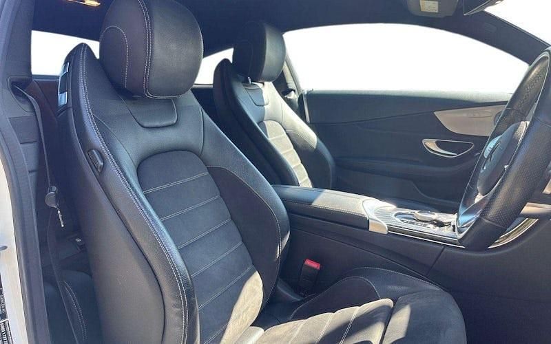Usado Mercedes C200 AMG line 184 HP (135 kW) 2019 Branco Coupé