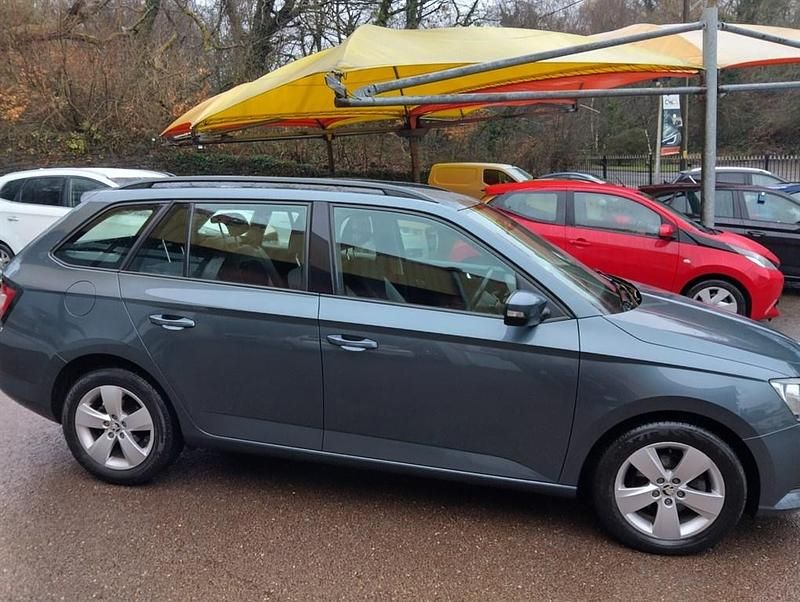 Used Skoda Fabia SE 95 HP (69 kW) 2018 Grey Estate