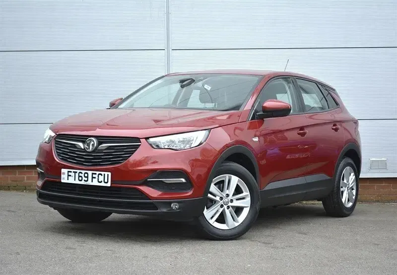 Used Vauxhall Grandland X S 130 HP (95 kW) 2020 Red SUV