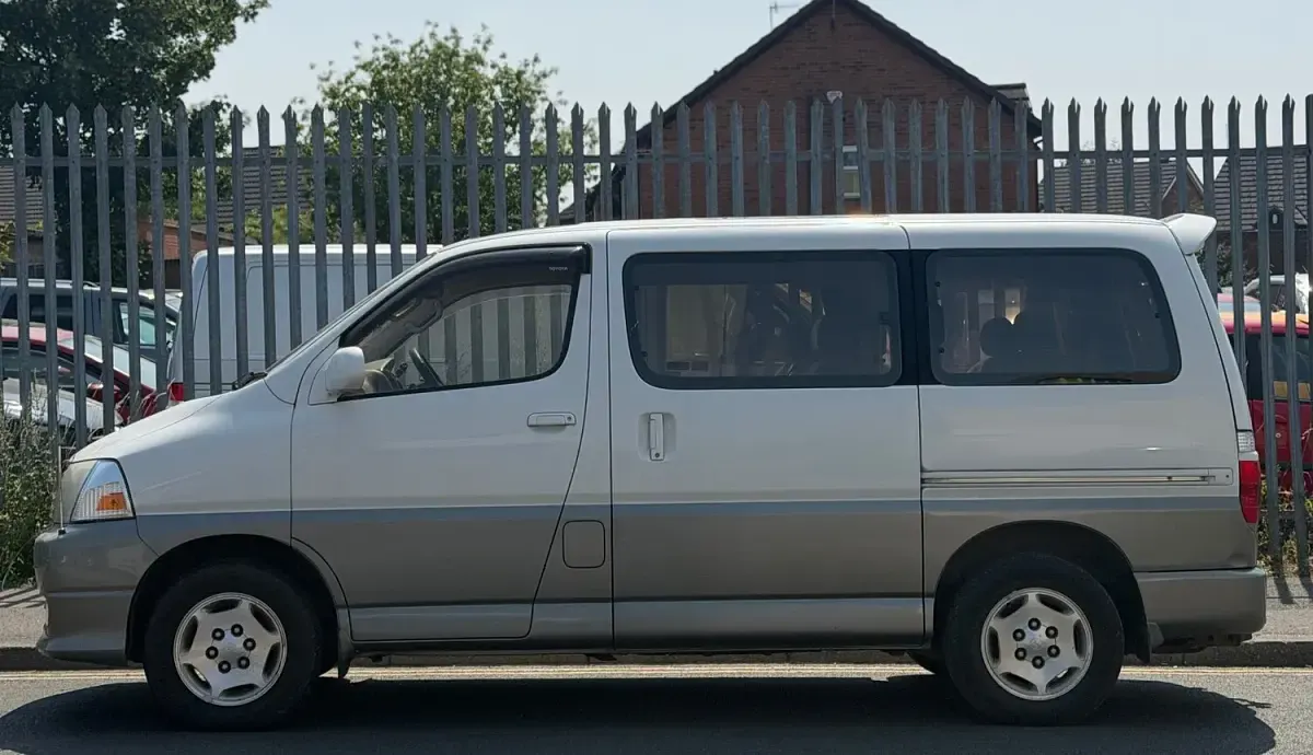 Used Toyota HiAce 2016 White Van