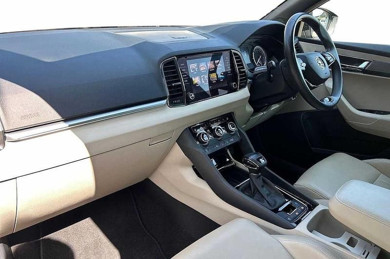 Used Skoda Karoq SE L 110 HP (80 kW) 2021 Black magic pearl effect SUV