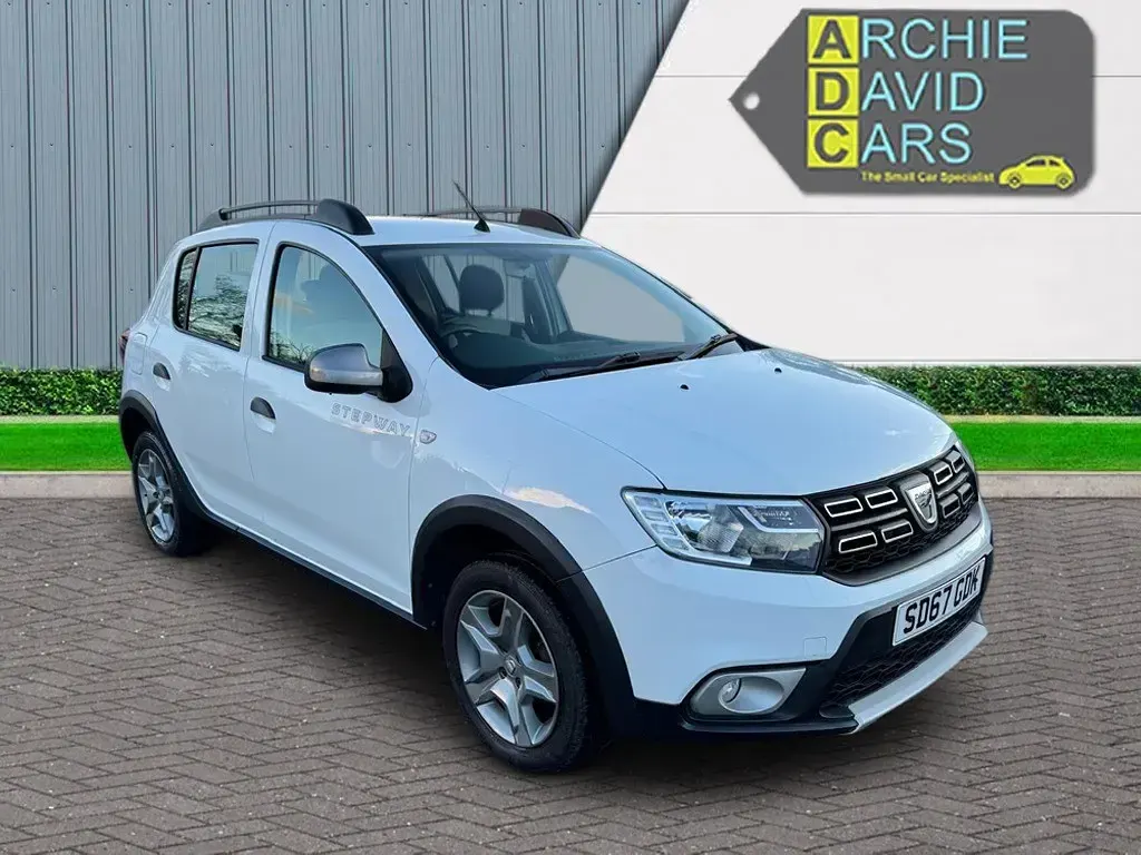 Used Dacia Sandero Stepway Ambiance 90 HP (66 kW) 2017 White Hatchback
