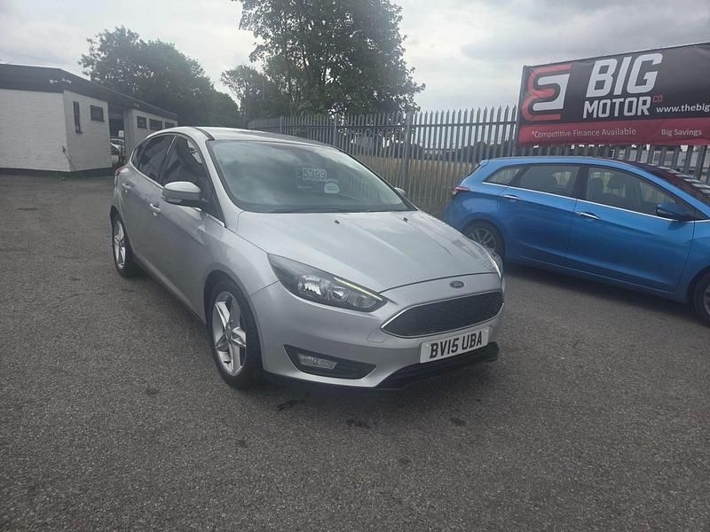 Silver Used 2015 Ford Focus Zetec Hatchback | £4,999 (Good price) - Image 1/4
