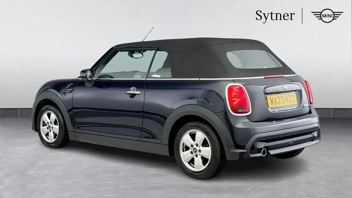 Second-hand Mini Cooper Classic 134 CP (98 kW) 2023 Negru Hatchback