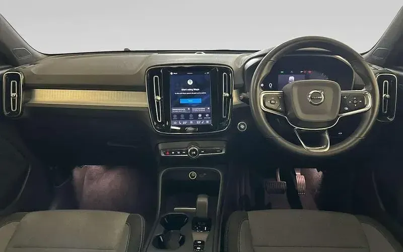 Used Volvo XC40 Core 163 HP (119 kW) 2026 SUV