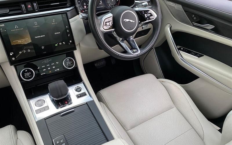 Used Jaguar F-Pace R-Dynamic 400 HP (294 kW) 2021 Green SUV